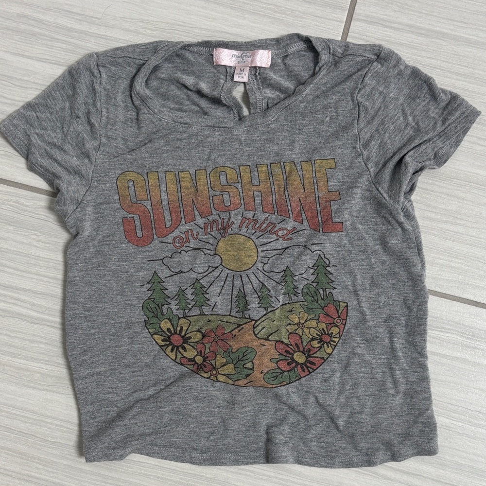 Girls Moa Moa Grey 'Sunshine' Graphic Tee with Twist Open back from Dillard’s